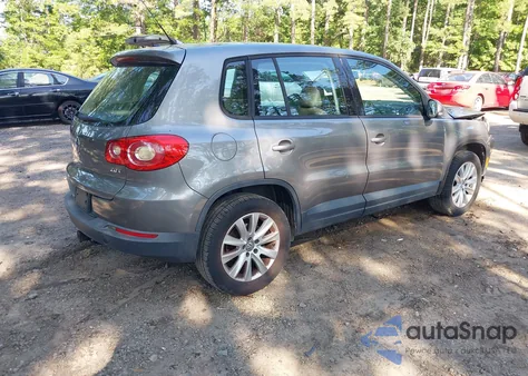 2010 Volkswagen Tiguan S из США, поврежденный, VIN WVGAV7AX5AW512292